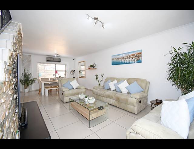 3 BEDROOM HOUSE FOR SALE IN NORTH RIDING